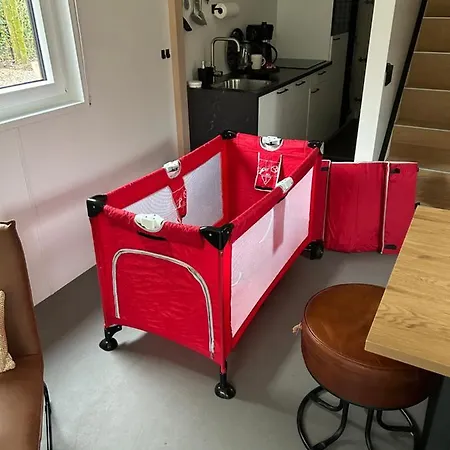 Schitterend 4 Persoons Tinyhouse Met Hottub Aan De Bossen In 4-16