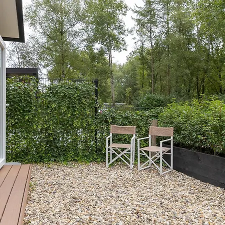 Schitterend 4 Persoons Tinyhouse Met Hottub Aan De Bossen In 4-16