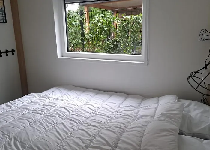 Schitterend 4 Persoons Tinyhouse Met Hottub Aan De Bossen In 4-16 Horská chata