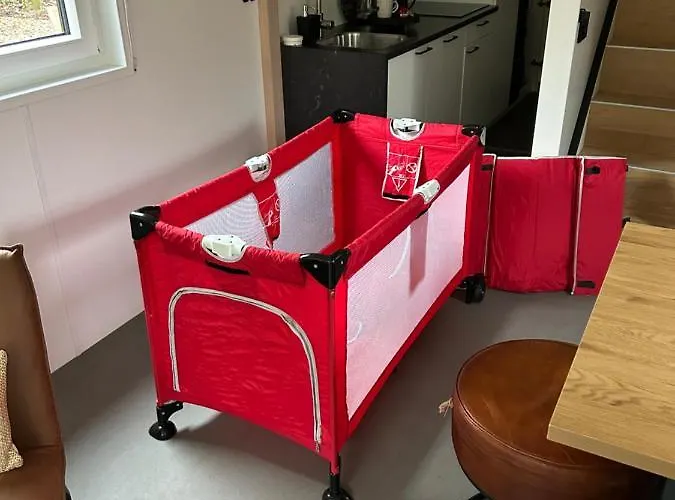 Schitterend 4 Persoons Tinyhouse Met Hottub Aan De Bossen In 4-16