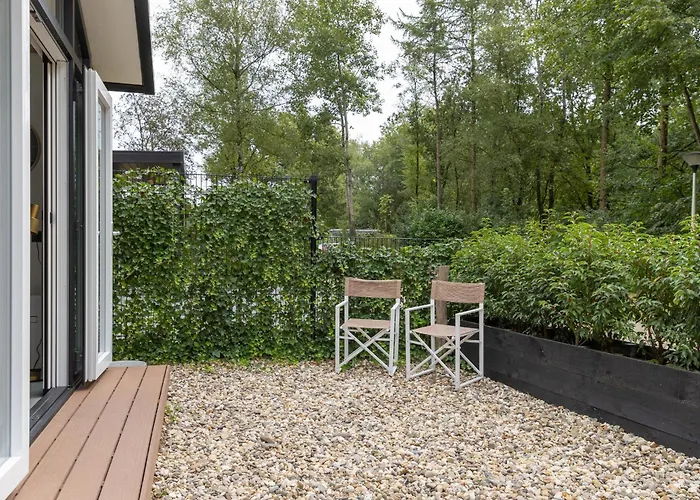 Schitterend 4 Persoons Tinyhouse Met Hottub Aan De Bossen In 4-16