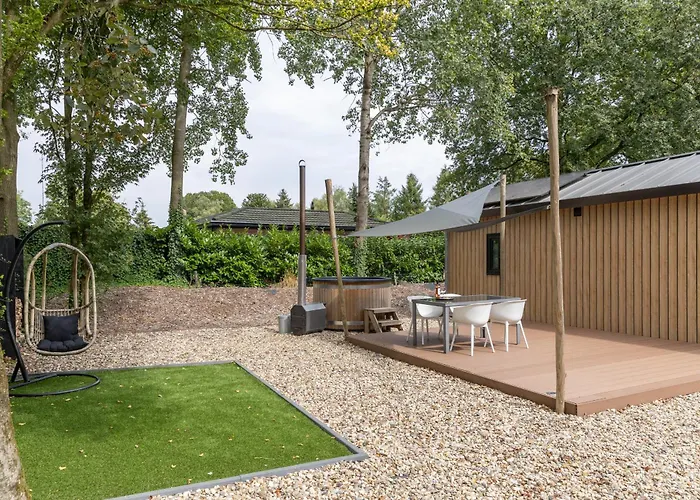 Chalé Schitterend 4 Persoons Tinyhouse Met Hottub Aan De Bossen In 4-16